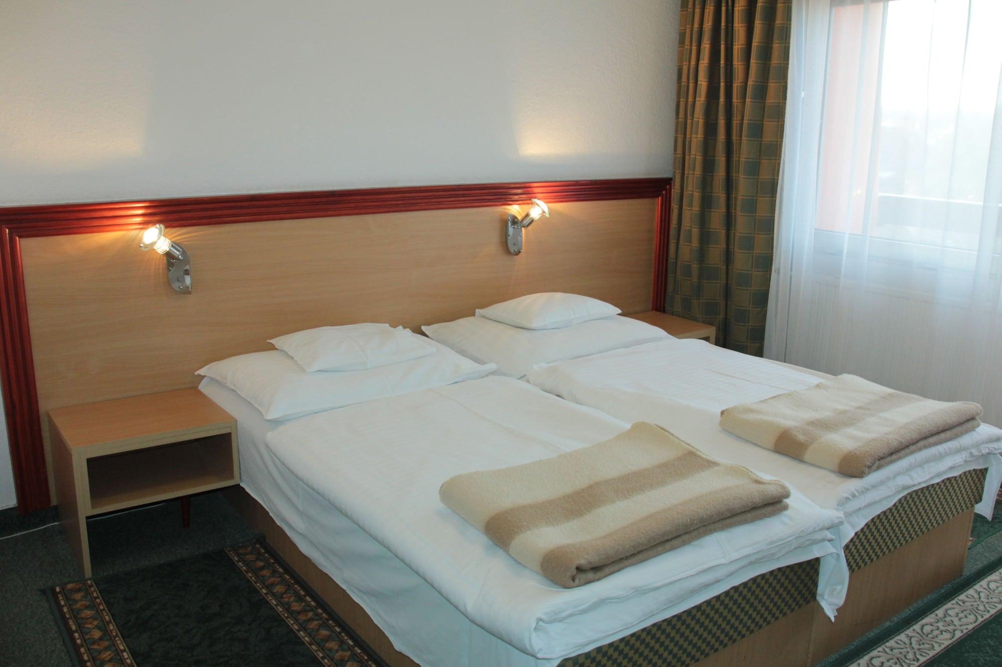 Tisza Sport Hotel Szeged Extérieur photo