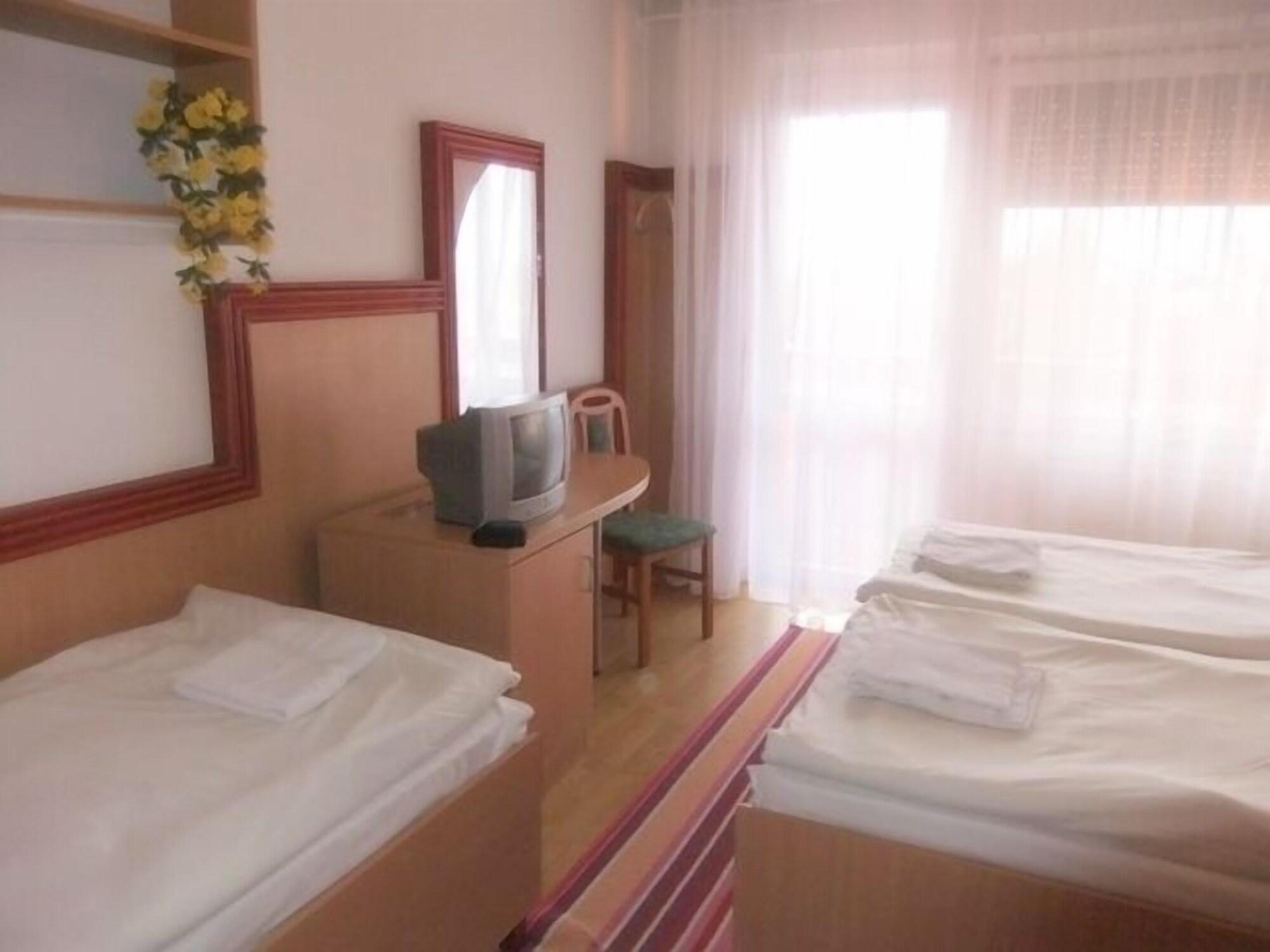 Tisza Sport Hotel Szeged Extérieur photo