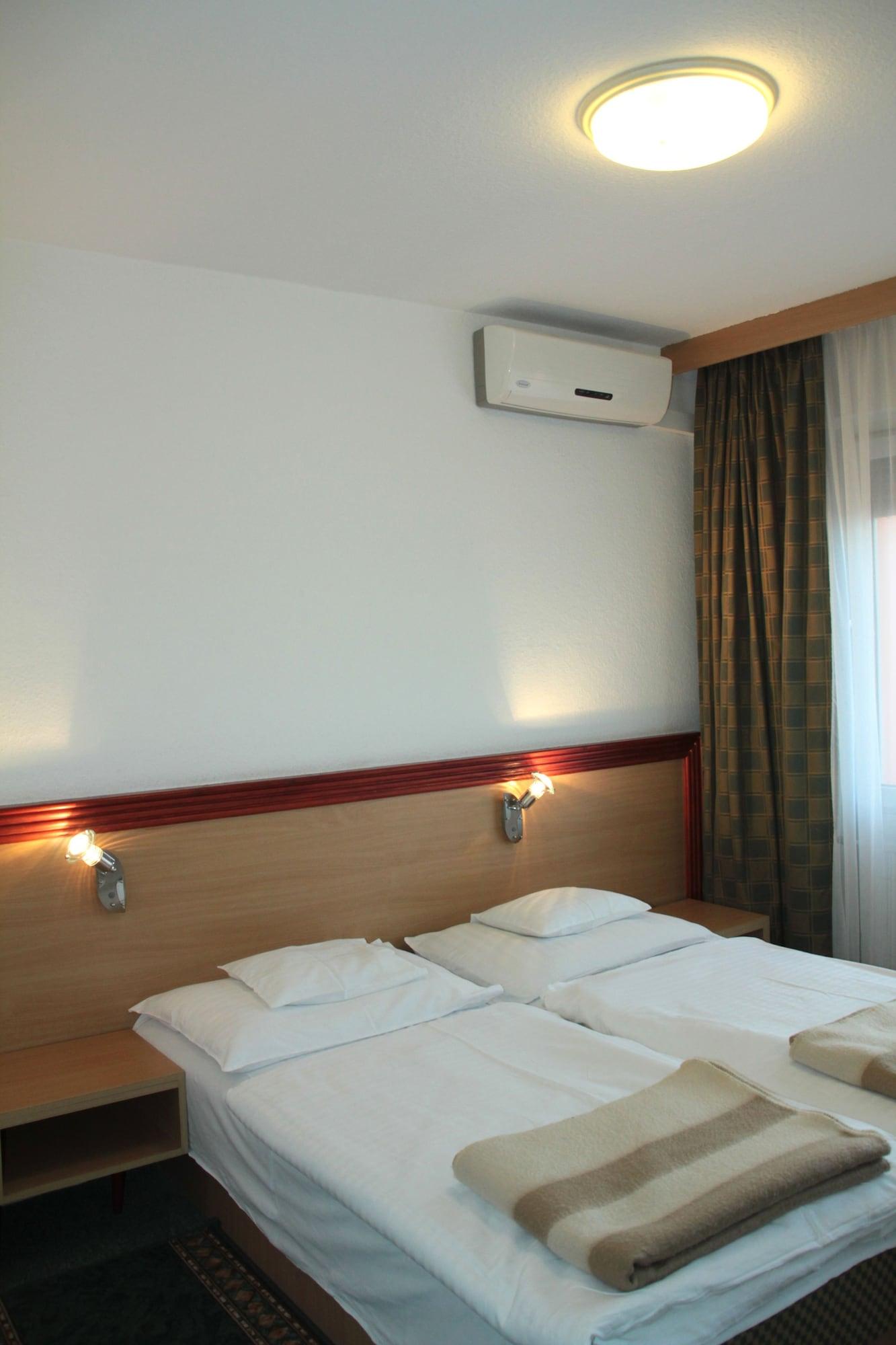 Tisza Sport Hotel Szeged Extérieur photo