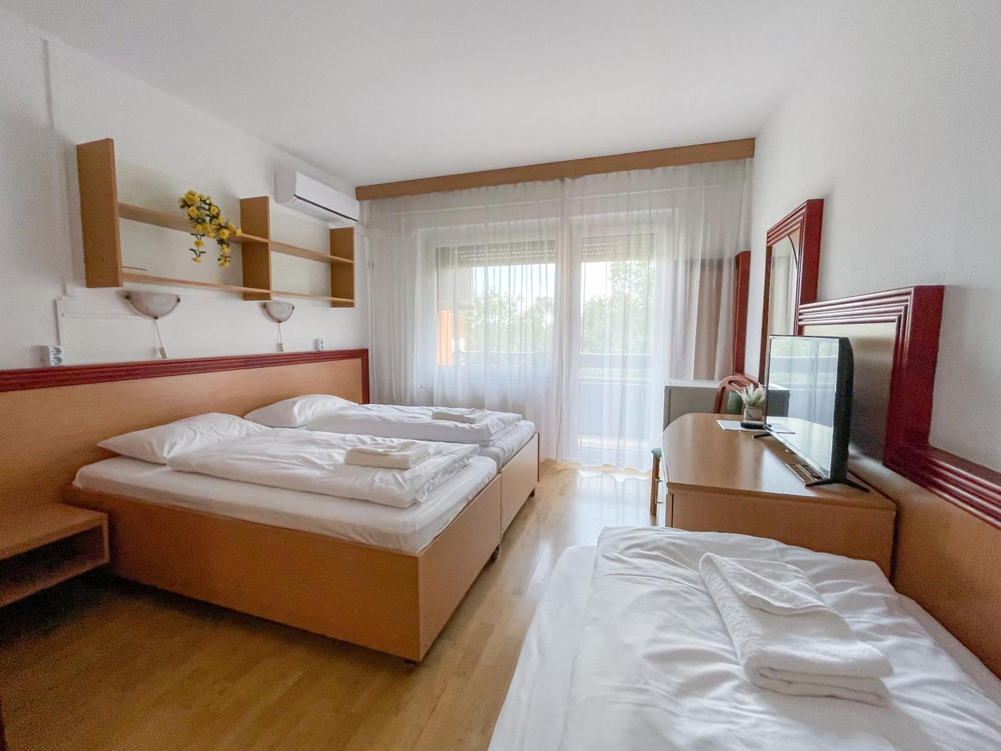 Tisza Sport Hotel Szeged Extérieur photo